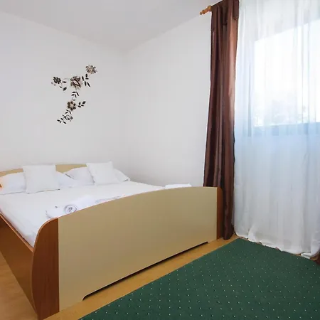 公寓 Three-bedroom In 皮罗瓦茨