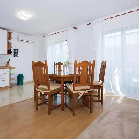 In With Kitchen