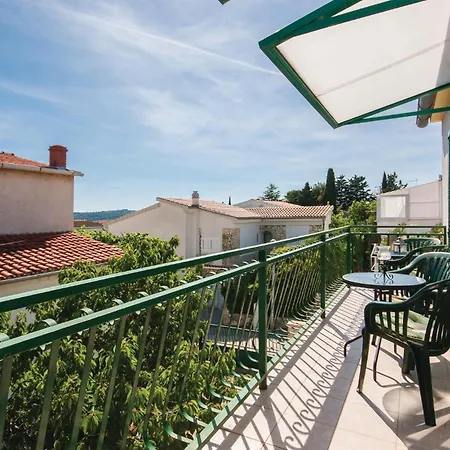 Three-bedroom In * 皮罗瓦茨