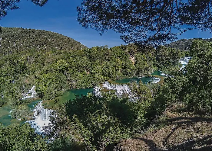 Three-bedroom In * Pirovac