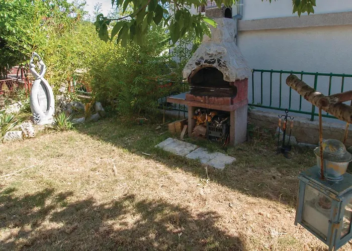 Appartement Three-bedroom In *